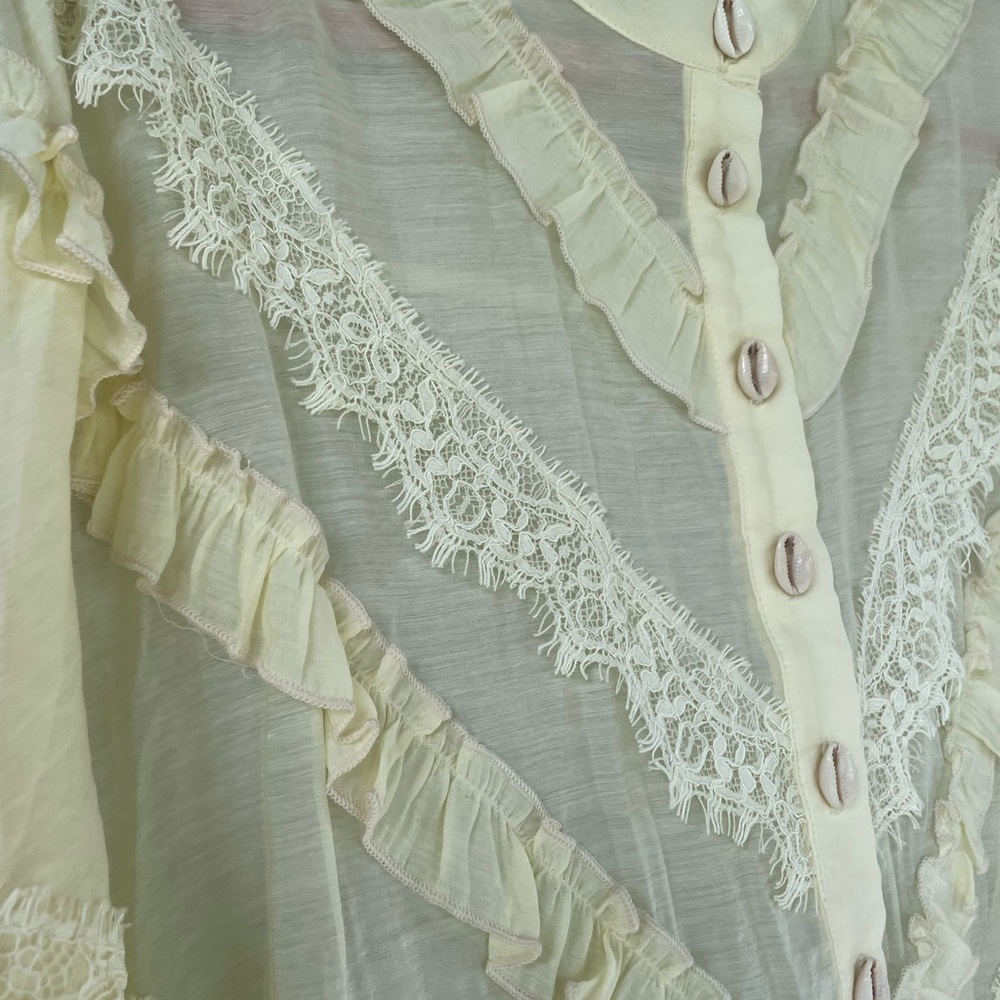 POL BOHO Top. Baby Yellow. Sheer. Small NWOT. Oversized. Flowy Seashell buttons. - Picture 2 of 10